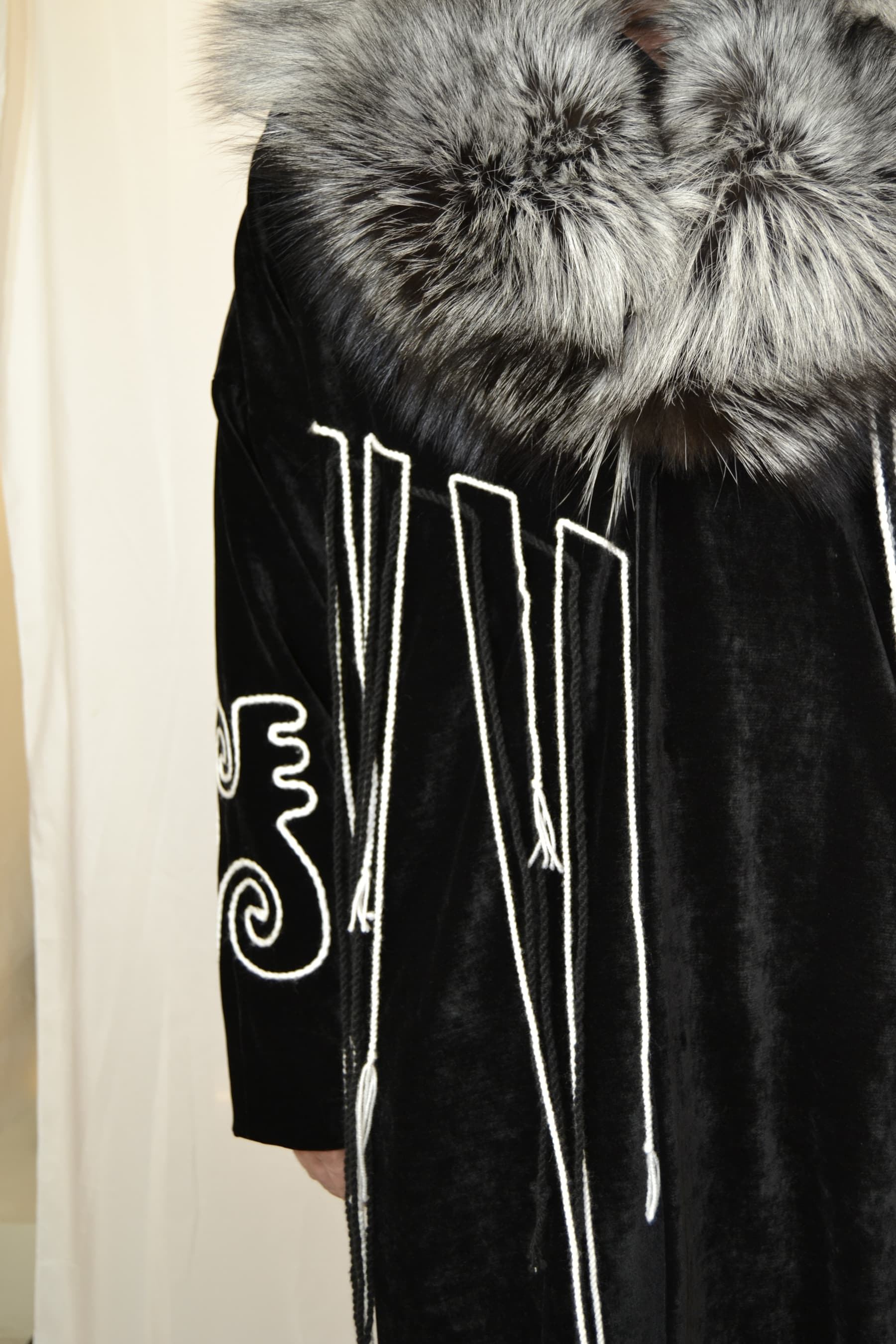 Казахская мужская шапан silver fur черный DALA
