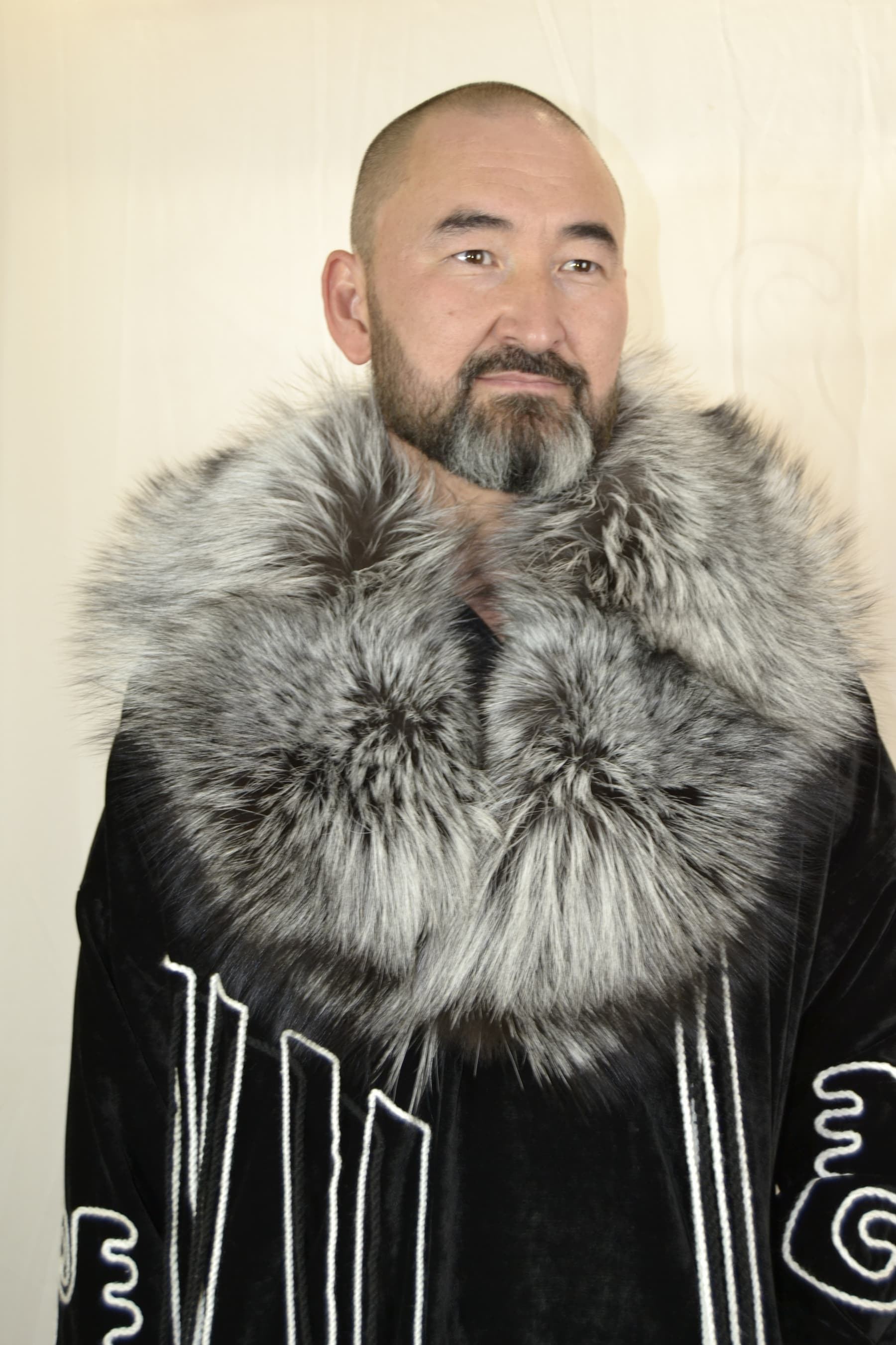 Казахская мужская шапан silver fur черный DALA