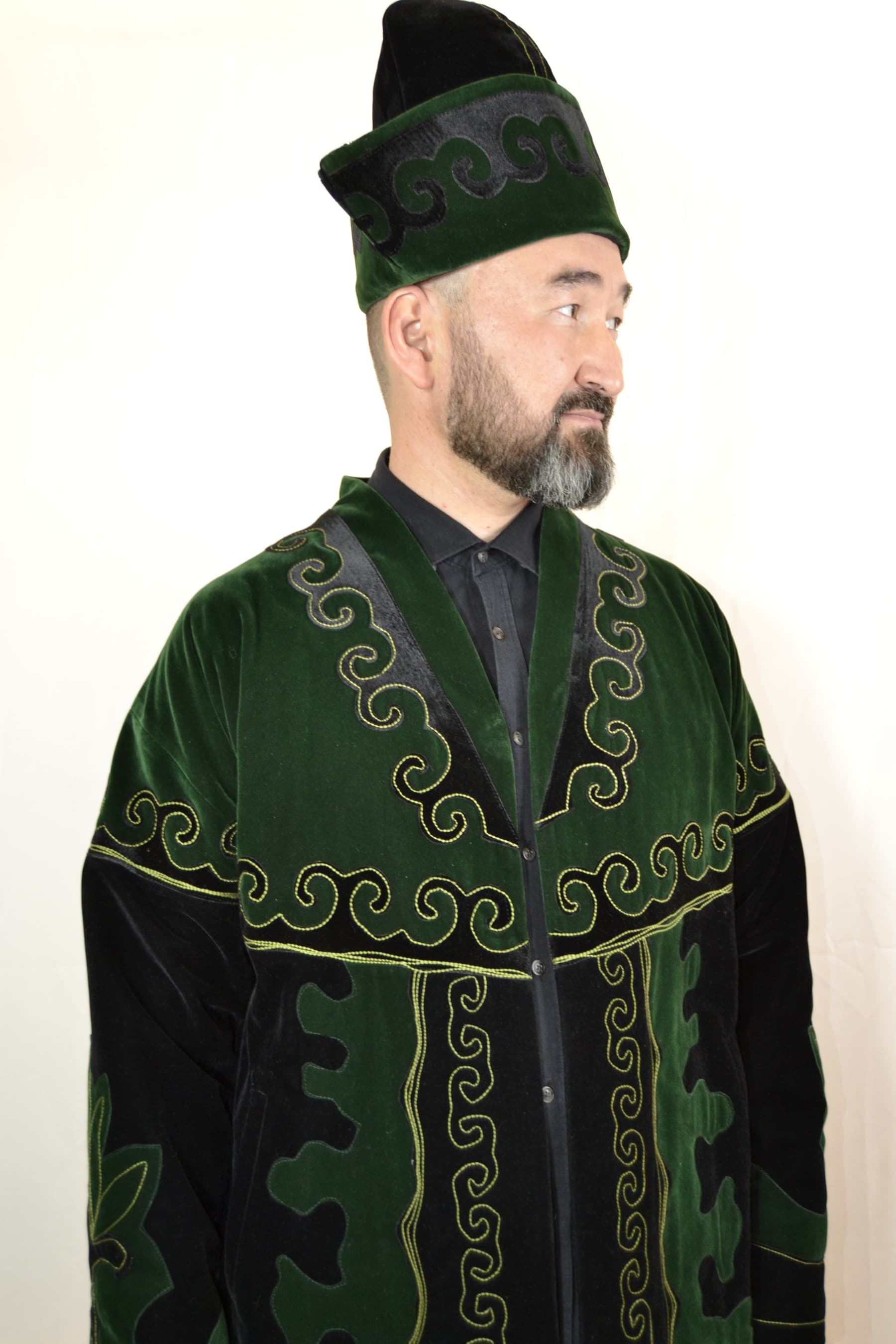 Казахская мужская шапан zhasyl черный DALA